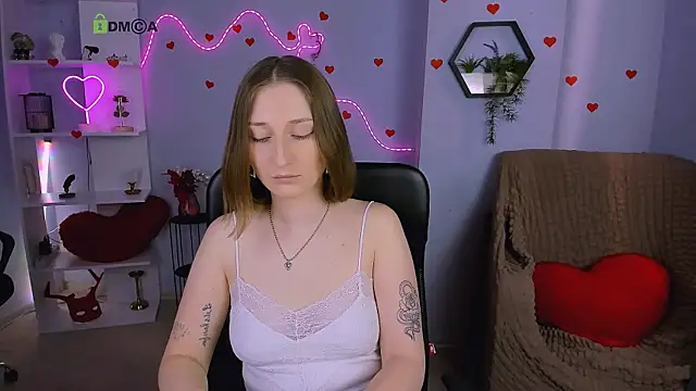 eva smiith  online show from June 5, 2026, 5:58 am