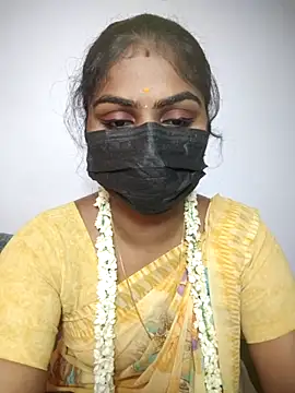 Snapshot of Tamil_Princess12 chatting on April 17, 2026, 5:27 pm Tamil Princess12 online show from April 17, 2026, 5:27 pm
