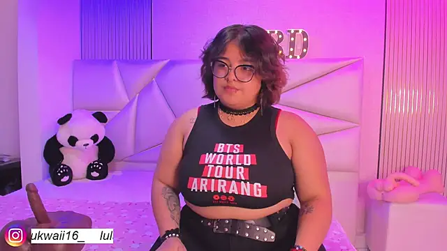 lulukawai16 online show from May 4, 2026, 7:21 pm