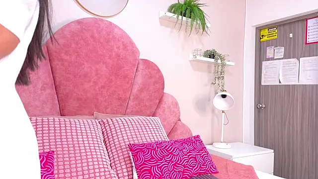 RiriiBrunette   online show from September 24, 2025, 7:39 pm