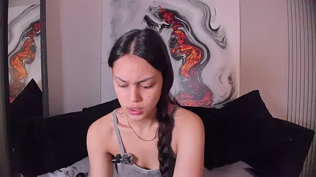 Snapshot of Charlottegray_1 chatting on November 14, 2025, 7:56 pm Charlottegray 1 online show from November 14, 2025, 7:56 pm