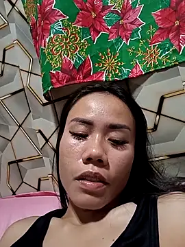 Snapshot of sexhot_22 chatting on December 19, 2025, 8:43 am sexhot 22 online show from December 19, 2025, 8:43 am