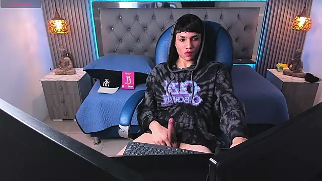 Snapshot of SamBlack_ chatting on February 16, 2026, 12:34 pm SamBlack online show from February 16, 2026, 12:34 pm