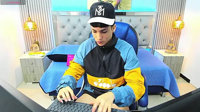 Snapshot of SamBlack_ chatting on February 17, 2026, 3:29 pm SamBlack online show from February 17, 2026, 3:29 pm