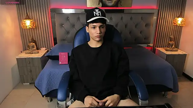 Snapshot of SamBlack_ chatting on February 20, 2026, 12:49 pm SamBlack online show from February 20, 2026, 12:49 pm