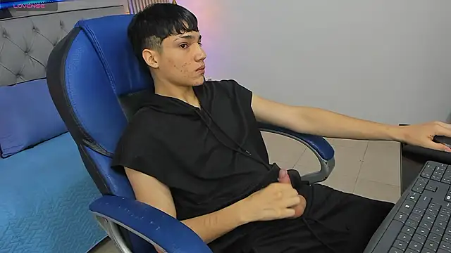 Snapshot of SamBlack_ chatting on March 6, 2026, 12:23 pm SamBlack online show from March 6, 2026, 12:23 pm