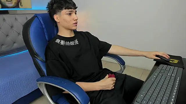 SamBlack  online show from May 4, 2026, 8:27 pm