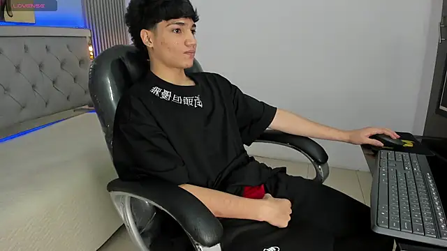 Snapshot of SamBlack_ chatting on May 26, 2026, 12:45 pm SamBlack online show from May 26, 2026, 12:45 pm