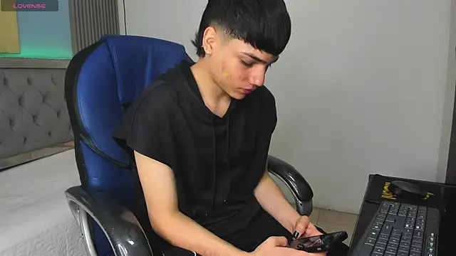 SamBlack  online show from July 3, 2026, 1:17 pm