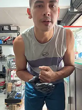 Snapshot of Terra-22cm chatting on October 28, 2025, 3:04 pm Terra-22cm online show from October 28, 2025, 3:04 pm