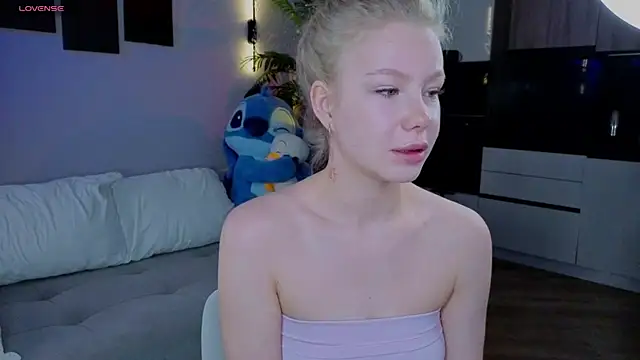 Snapshot of emilyshepar_d chatting on June 19, 2026, 2:16 am emilyshepar d online show from June 19, 2026, 2:16 am