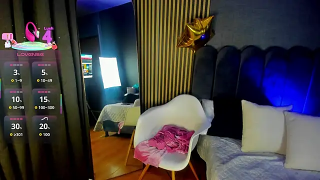 Snapshot of Gina_77 chatting on October 9, 2025, 12:03 pm Gina 77 online show from October 9, 2025, 12:03 pm