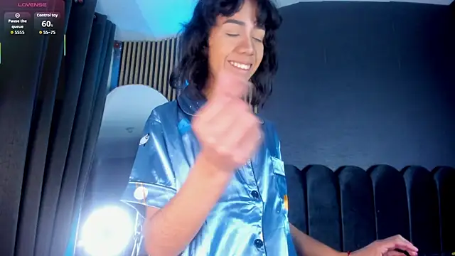 Snapshot of Gina_77 chatting on November 20, 2025, 12:27 pm Gina 77 online show from November 20, 2025, 12:27 pm