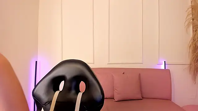 Snapshot of Lilily_lv chatting on December 18, 2025, 12:22 pm Lilily lv online show from December 18, 2025, 12:22 pm