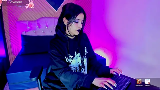 Snapshot of Nyx_Moon chatting on July 7, 2026, 10:58 pm Nyx Moon online show from July 7, 2026, 10:58 pm