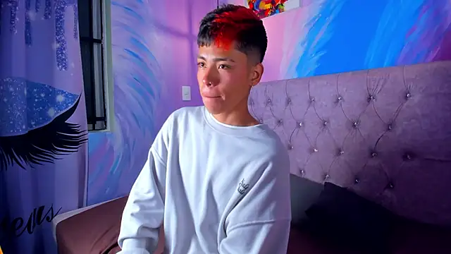 MaxiWildd online show from October 11, 2025, 12:47 pm