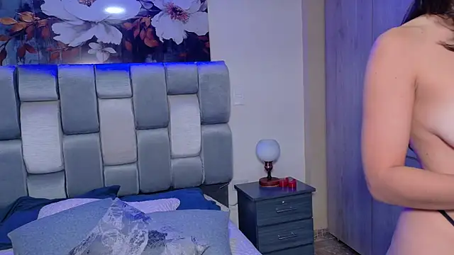 saramikaelson online show from September 12, 2025, 10:54 pm