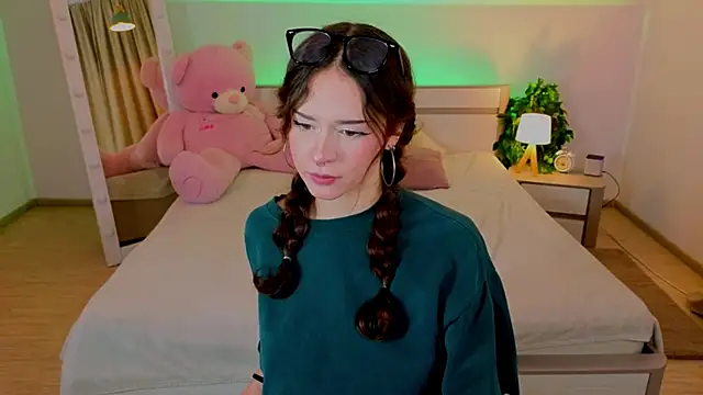 Adetta online show from November 16, 2025, 10:10 am