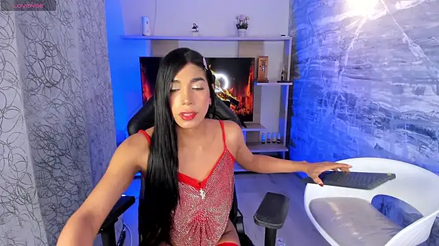 Snapshot of AmbarFoxx_ chatting on May 5, 2026, 9:56 pm AmbarFoxx online show from May 5, 2026, 9:56 pm