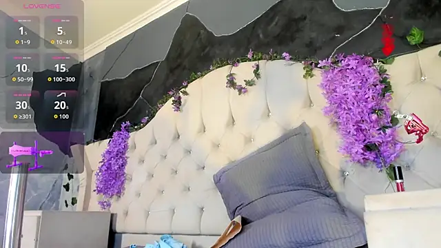 AmbarFoxx  online show from June 18, 2026, 9:14 am