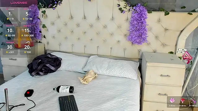 AmbarFoxx  online show from July 28, 2026, 7:59 am