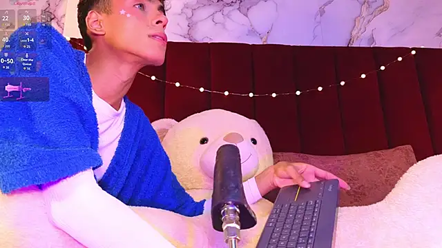 Snapshot of PrincePoppy chatting on November 21, 2025, 8:40 pm PrincePoppy online show from November 21, 2025, 8:40 pm