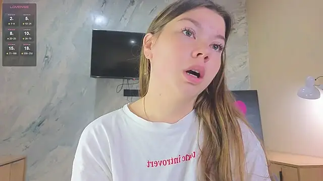 Snapshot of miss_bubbles_ chatting on October 4, 2025, 12:30 am miss bubbles online show from October 4, 2025, 12:30 am