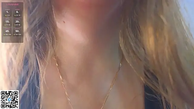 Snapshot of miss_bubbles_ chatting on October 31, 2025, 11:17 pm miss bubbles online show from October 31, 2025, 11:17 pm