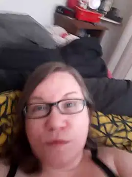 Snapshot of AnniDiMoni chatting on November 14, 2025, 5:28 am AnniDiMoni online show from November 14, 2025, 5:28 am