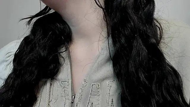 snow doll online show from October 22, 2025, 3:23 pm