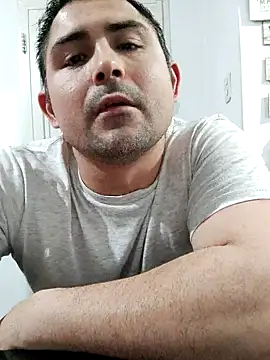 Snapshot of Bradd_32 chatting on October 1, 2025, 3:56 am Bradd 32 online show from October 1, 2025, 3:56 am