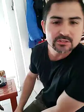 Snapshot of Bradd_32 chatting on October 26, 2025, 4:35 pm Bradd 32 online show from October 26, 2025, 4:35 pm