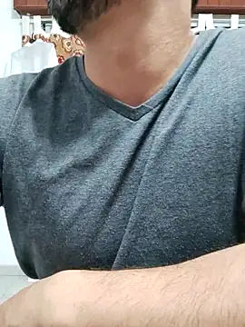 Snapshot of Bradd_32 chatting on November 12, 2025, 2:01 am Bradd 32 online show from November 12, 2025, 2:01 am