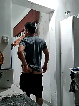 Snapshot of Bradd_32 chatting on November 22, 2025, 2:10 am Bradd 32 online show from November 22, 2025, 2:10 am