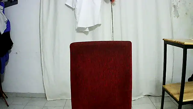 Snapshot of Bradd_32 chatting on November 26, 2025, 3:29 am Bradd 32 online show from November 26, 2025, 3:29 am