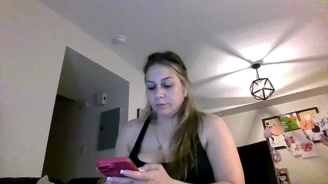 Snapshot of thedevinemama chatting on June 12, 2026, 1:48 am thedevinemama online show from June 12, 2026, 1:48 am