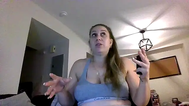 Snapshot of thedevinemama chatting on July 26, 2026, 3:36 am thedevinemama online show from July 26, 2026, 3:36 am