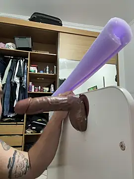 Snapshot of Brsecretbear chatting on February 4, 2026, 7:20 pm Brsecretbear online show from February 4, 2026, 7:20 pm