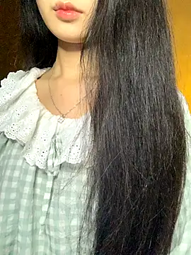 Snapshot of Nhinhi18 chatting on December 14, 2025, 3:17 pm Nhinhi18 online show from December 14, 2025, 3:17 pm