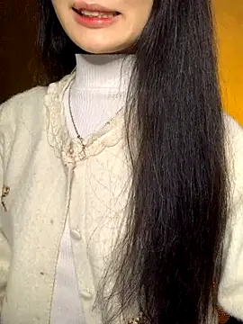 Snapshot of Nhinhi18 chatting on January 7, 2026, 3:47 pm Nhinhi18 online show from January 7, 2026, 3:47 pm