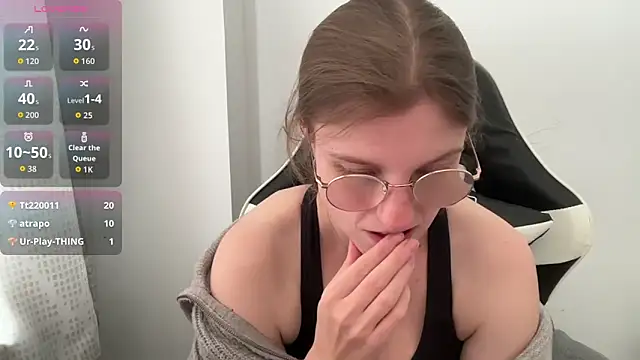 BustyKellyXXX online show from April 22, 2026, 2:51 pm