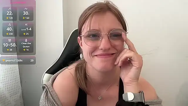 BustyKellyXXX online show from June 10, 2026, 3:00 pm