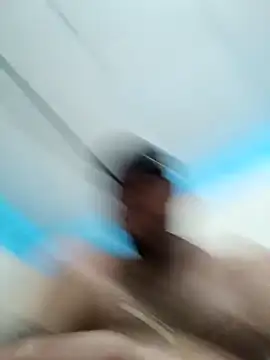 Snapshot of Frank0021 chatting on October 23, 2025, 10:52 pm Frank0021 online show from October 23, 2025, 10:52 pm