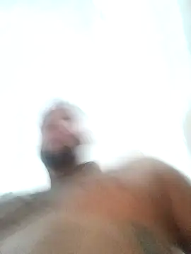 Snapshot of Frank0021 chatting on November 21, 2025, 11:36 pm Frank0021 online show from November 21, 2025, 11:36 pm