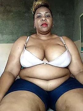 Snapshot of Moretl chatting on February 8, 2026, 10:07 am Moretl online show from February 8, 2026, 10:07 am