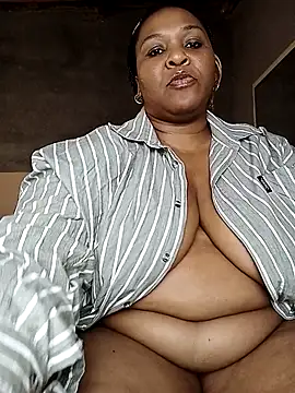 Snapshot of Moretl chatting on February 15, 2026, 12:47 pm Moretl online show from February 15, 2026, 12:47 pm