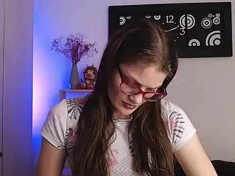 Camila-ventura online show from October 25, 2025, 2:13 pm