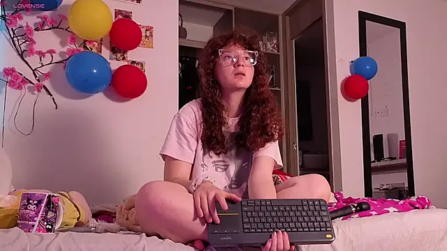 Snapshot of Sharon_Black chatting on July 12, 2026, 12:23 am Sharon Black online show from July 12, 2026, 12:23 am
