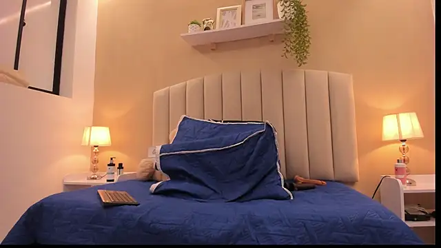 Snapshot of Rachel_Donnelly chatting on November 21, 2025, 4:33 am Rachel Donnelly online show from November 21, 2025, 4:33 am