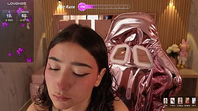 venuss09 s online show from April 30, 2026, 1:06 pm